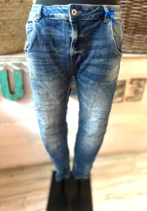 Dunkle Jeans