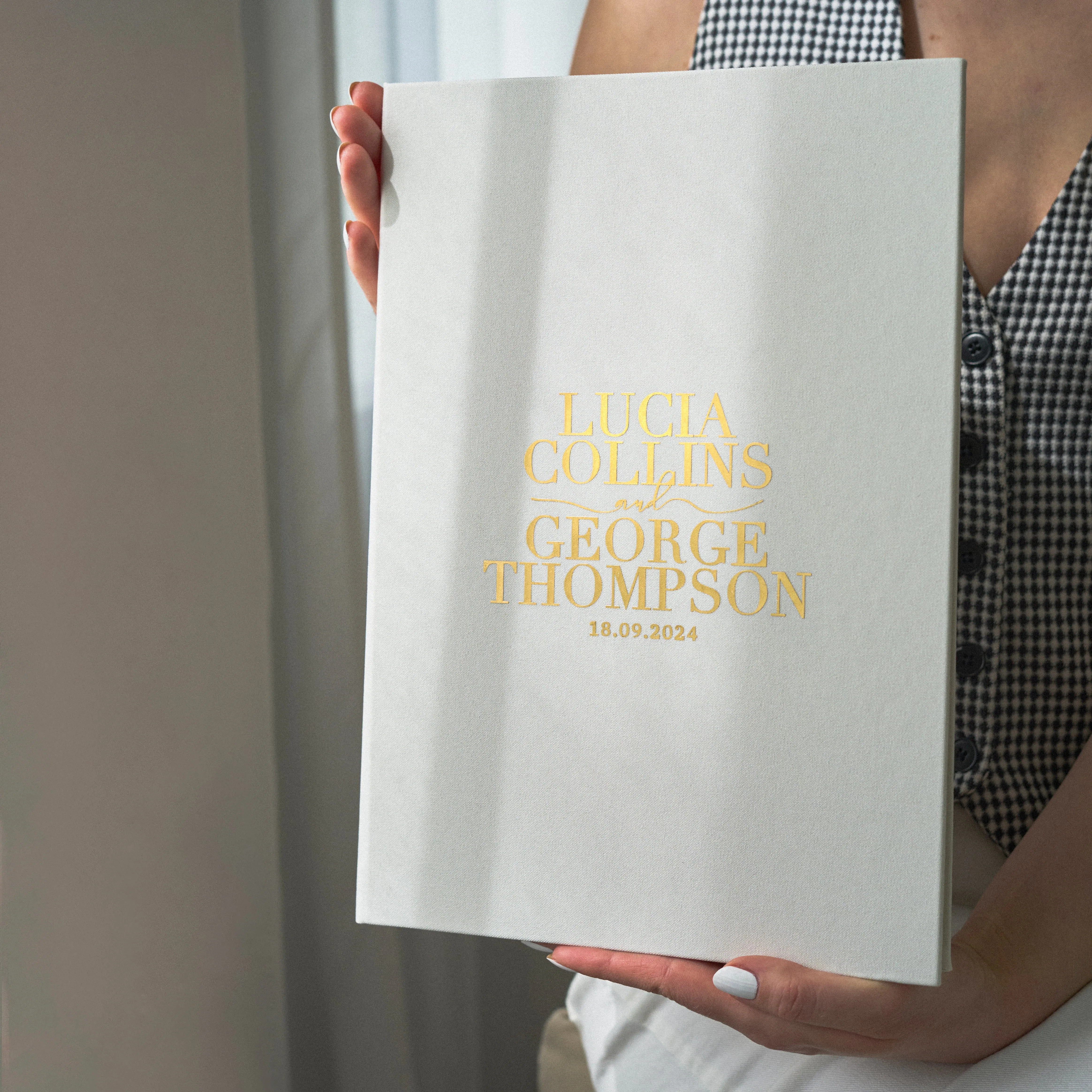 Silky White   Real Gold | Guest Book ♡