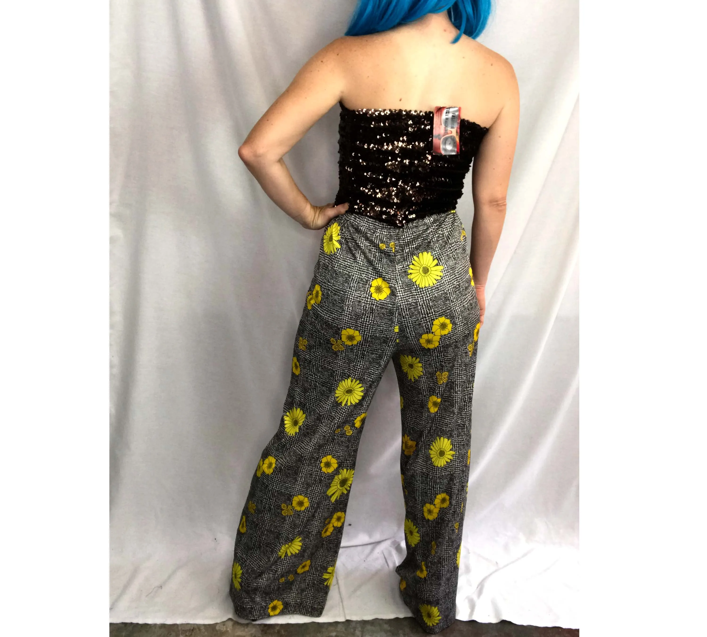 Vintage 60s 70s | Flower Power Groovy High Waisted Boho Hippie Bell Bottoms | M