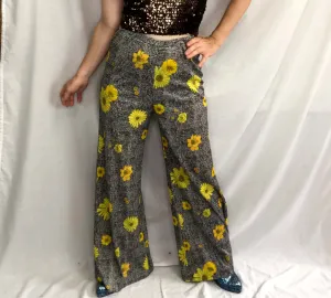 Vintage 60s 70s | Flower Power Groovy High Waisted Boho Hippie Bell Bottoms | M